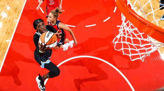 Kahleah Copper jumps toward the hoop